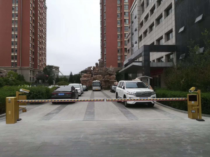 鄂爾多斯銀行一進(jìn)一出車(chē)牌系統(tǒng)